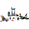 LEGO 10753 - LEGO JUNIORS - The Joker Batcave Attack